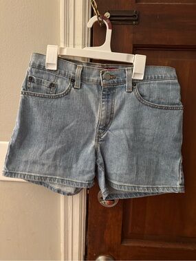 VTG Y2K Levi’s Low Stretch Denim Shorts Size 7 Light Wash